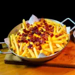 Batata frita com cheddar e bacon