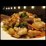 MEIO YAKISSOBA DE FILÉ MIGNON