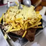 Picanha com Fritas e Queijo