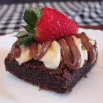 PEDAÇO DE BROWNIE