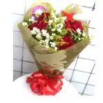 Buquê tradicional com 4 rosas