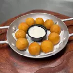BOLINHOS DE QUEIJO