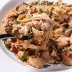 PASTA ALFREDO CON POLLO
