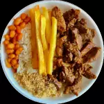 ISCA DE CARNE AO BARBECUE COM FRITAS