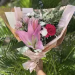 04-Mini de lírio, rosa e astroemlias