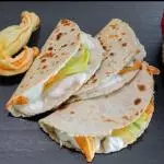 QUESADILLA DE FLOR CON QUESO