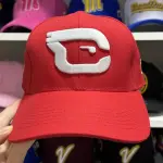 Gorra Cardenales roja logo blanco