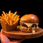 Chelsea Burger + Batata (P)