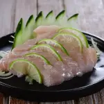 Sashimis Saint peter com limão