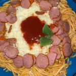 Espaguetis con salchichas