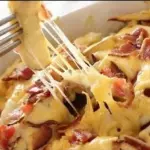 MANDIOCA COM CALABRESA E REQUEIJÃO