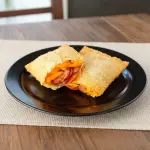 Calabresa queijo e cheddar 20cm