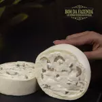 Queijo recheado com azeitona