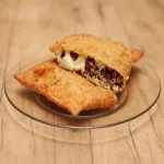 PASTEL CARNE COM QUEIJO