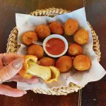 Bolinho de mandioquinha com queijo🌱