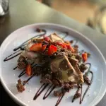 Helado frito y browni