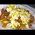 Salchipapa frankfurter clasica