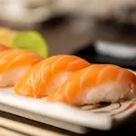 nigiris de salmón