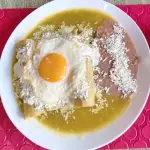 Enchiladas verdes o rojas