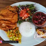 CASADO con pechuga frita.