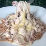 ESPAGUETE INTEGRAL AO MOLHO BRANCO