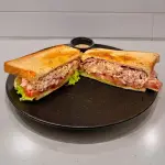 SANDWICH DE JAMÓN Y POLLO