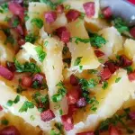 Mandioca cozida com bacon