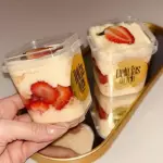 TORTINHA DE NINHO COM MORANGO