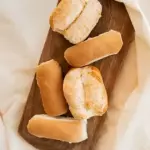 Pan de bollito con grasa