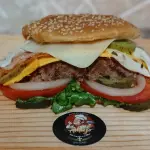 HAMBURGESA TRES QUESOS