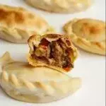 Doc Empanadas de Vacio y Provolone