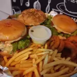 Combo triplo 2 hamburger frango1 tra