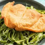 FETUCCINI AL PESTO CON MILANESA