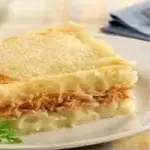 Escondidinho de mandioca com frango