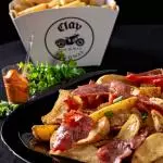 BATATA COM CHEDDAR E BACON