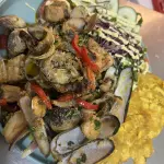 Mariscada al ajillo