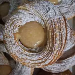 Roll de guayaba y queso crema