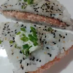 Sandushi de salmão cru