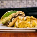 Arepa/Empanada de ají de gallina