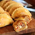 Docena de empanadas criollas