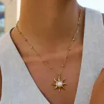 Collar con dije sol y punto luz