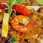 Arroz chaufa de langostinos
