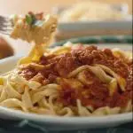TALLARINES CON BOLOGNESA