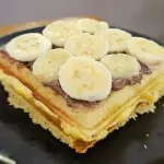 Waffle pasta de amendoim com banana