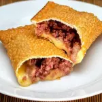 Pastel de Calabresa com Mussarela