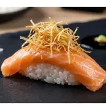NIGUIRI ALHO PORO CRISPY 4 PEÇAS