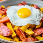 Salchipapón