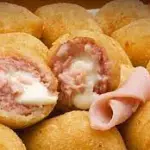 Bolinho Presunto e Queijo