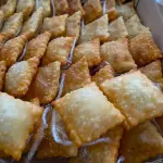 12 Mini Pasteis Fritos