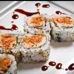 Uramaki salmão grelhado 10 unidades